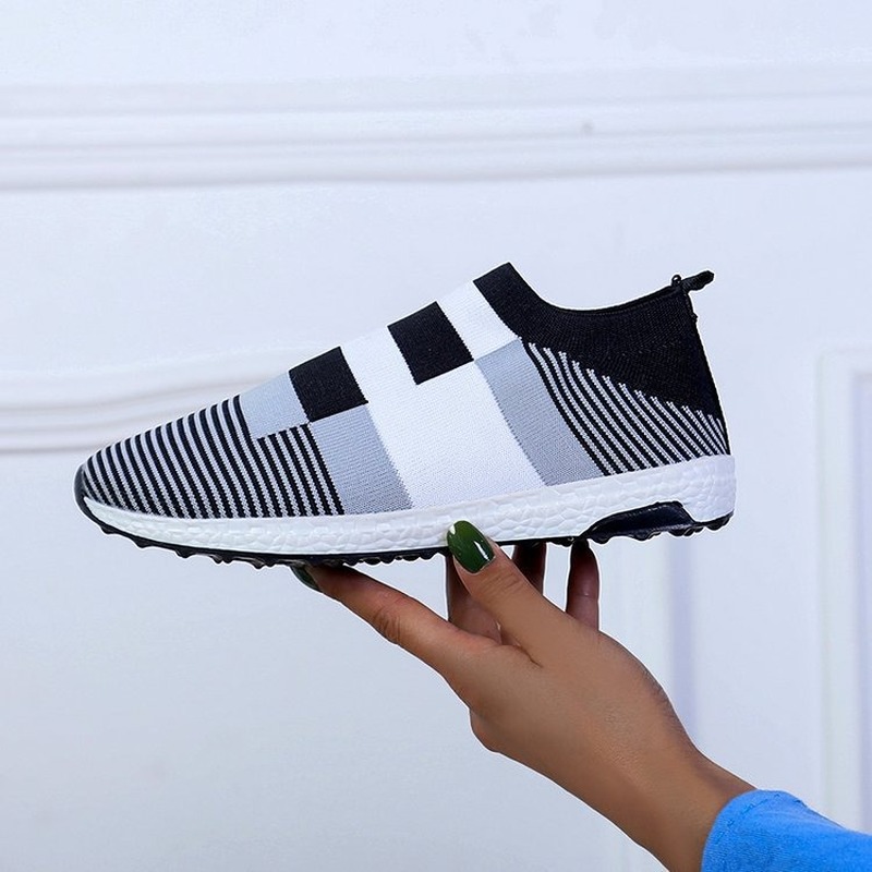 Women's Casual Vulcanized Shoes Woman Mesh Sneakers Women Knitted Flat Ladies Slip On Female Footwear Size 43 Feminino Zapatos